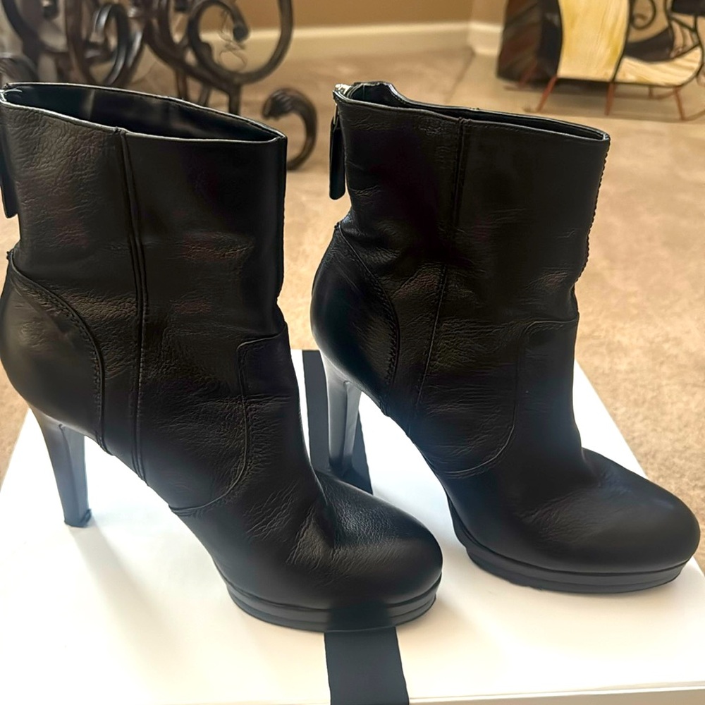 Nine West Black Leather High-Heel Ankle Boots